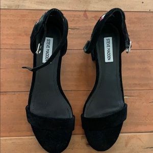 New Steve Madden Velvet Flower Black Sandals